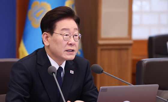 수석보좌관회의 발언하는 이재명 대통령