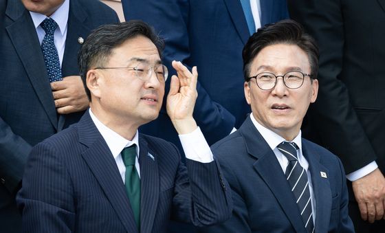 국회의원 단체사진 촬영 참석한 김민석·신장식