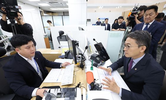국민참여성장펀드 가입하는 권대영 금융위원회 부위원장