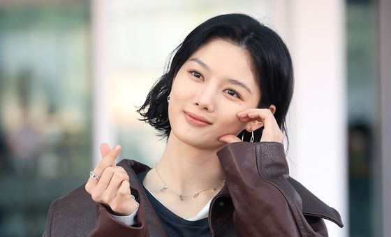 김유정, 예쁨 만개 볼 하트