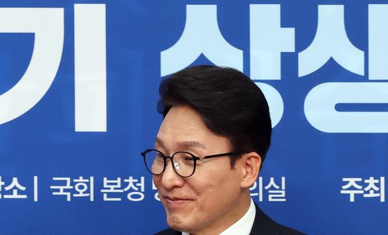 '乙' 살리기 상생 꽃 달기 참석한 김민석 대표
