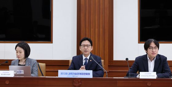 모두발언하는 배경훈 부총리