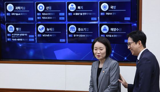 대화하는 배경훈 부총리·이소영 장관