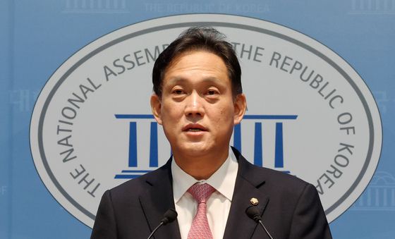 주요 현안 관련 기자회견 갖는 김태규 의원