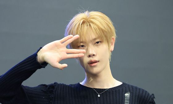 클유아 장여준, 찌릿찌릿 눈빛