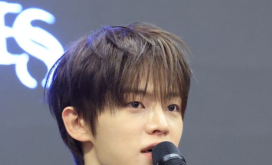 인사말 하는 클유아 전민욱