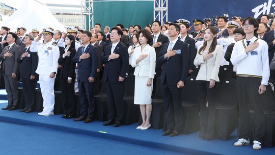 이재명 대통령, 대호김종서함 진수식 국민의례