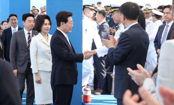 대호김종서함 진수식 참석하는 이재명 대통령