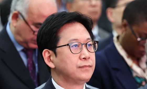 국민의례 하는 배경훈 부총리