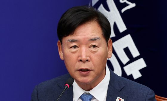 발언하는 오중기 경북도당위원장