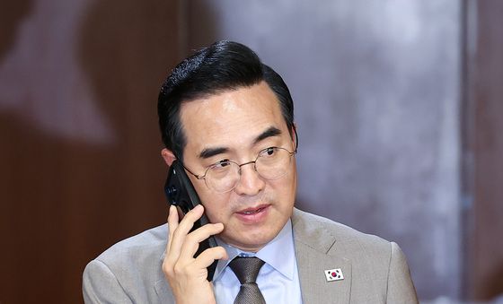 범부처 주택 신속공급 점검회의 참석하는 박홍근 장관