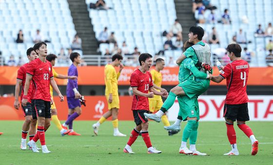 AG축구대표팀, 금메달에 한 걸음 가까이