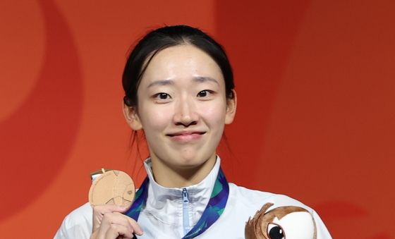 값진 동메달 들어보이는 정지민