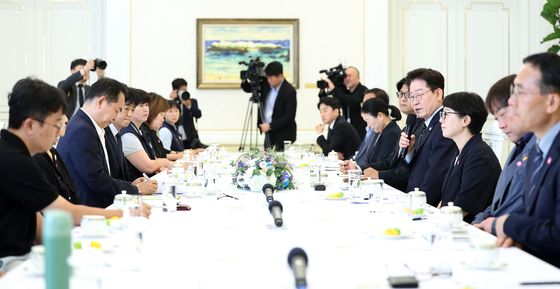 이재명 대통령, 시민사회 초청 간담회