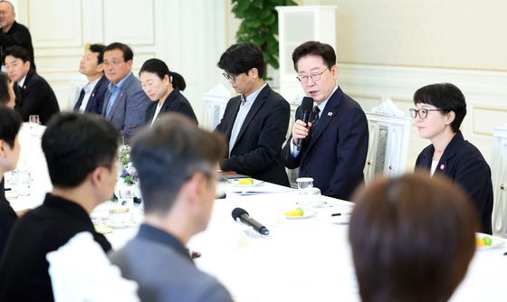 '시민사회 초청 간담회' 하는 이재명 대통령