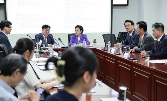 부동산 정책 비판하는 정점식 원내대표