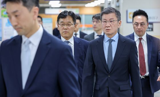 법정 향하는 정몽규 HDC 회장