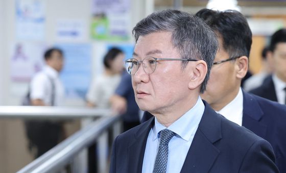 '친족회사 20개 누락 혐의' 정몽규 회장 첫 공판