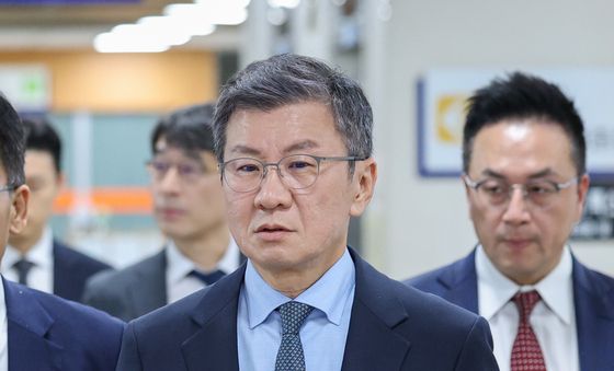 법정 향하는 정몽규 HDC 회장