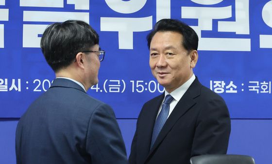 대화하는 이광재·임기근