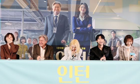 화기애애한 '인턴' 언론시사회