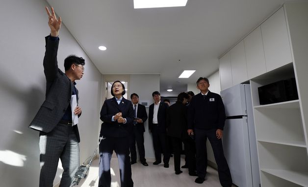 한성숙 총리, 동대문구 신축매입 사업 현장점검