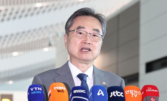 네팔 향하는 조현 외교부 장관