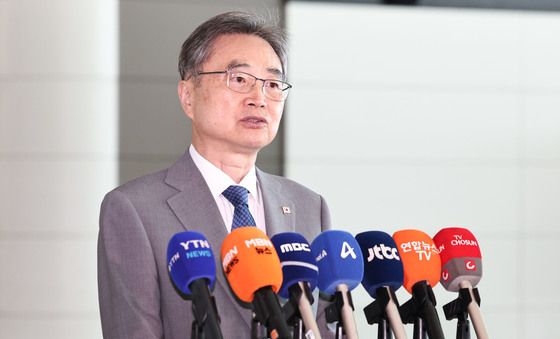 네팔 향하는 조현 외교부 장관