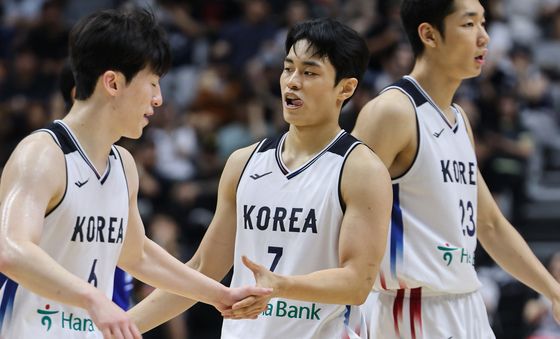 3점 슛 성공시킨 유기상