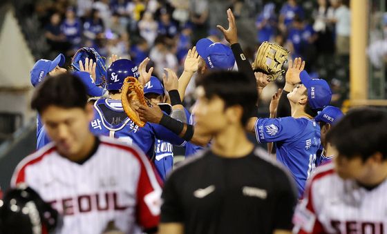 삼성, 위닝시리즈 거두며 1위 사수