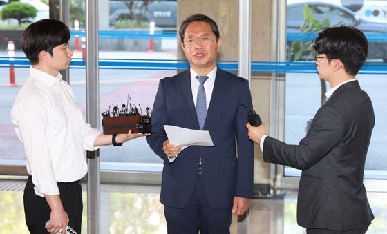 의혹 관련 입장 밝히는 김승원 법무장관 후보자