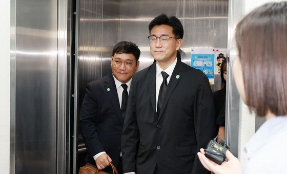 최고위위원회의 참석하는 오준호 당대표와 박기홍 최고위원