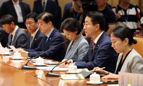 인사말하는 조정식 국회의장