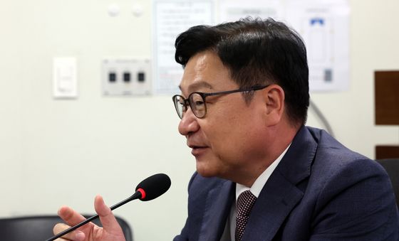인사말하는 정점식 원내대표
