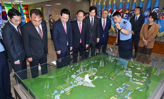 공군사관학교 설명 듣는 장동혁 대표