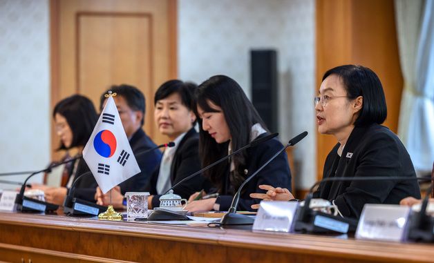 인사말하는 한성숙 총리