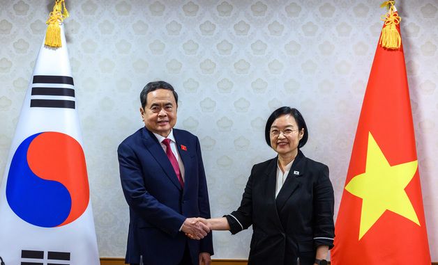 한성숙 총리, 쩐 타잉 먼 베트남 국회의장 접견