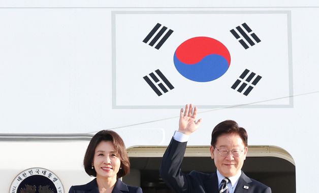 뤼미에르 서밋 일정 마친 이재명 대통령