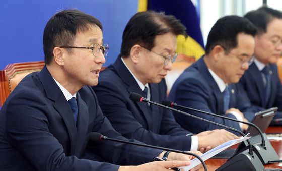 발언하는 한병도 원내대표