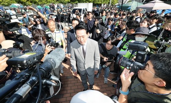 봉쇄 풀린 핸들볼경기장 찾은 장동혁 대표