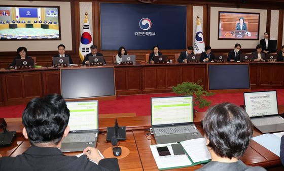 한성숙 총리, 국무회의 모두 발언
