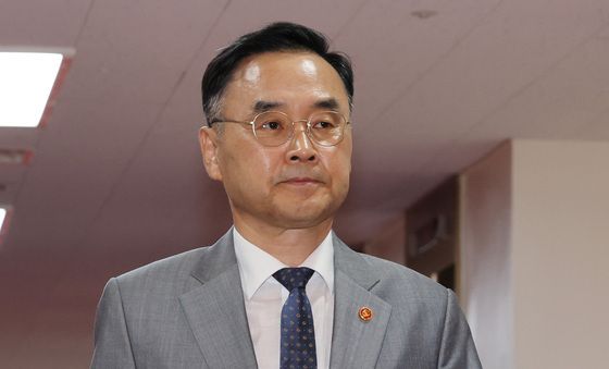 국무회의 참석하는 차정인 국가교육위원회 위원장