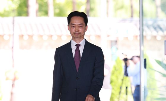 첫 출근하는 김지용 중수청장 후보자