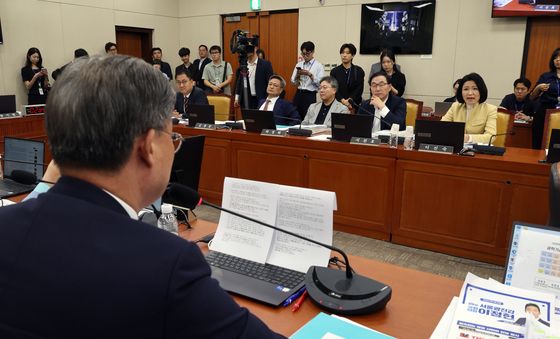 '조용할 날 없는 과방위'