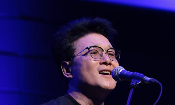 '가객' 안치환, 컴백