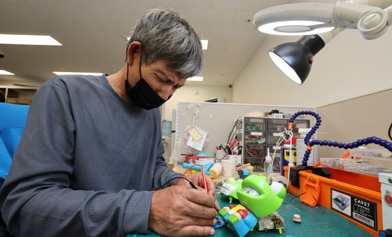 '고장난 장난감에 새생명을'