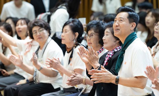 손뼉치는 오세훈 시장