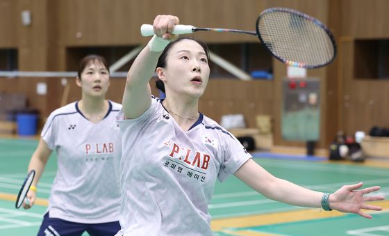 공개 훈련하는 여자 복식 김혜정·이연우