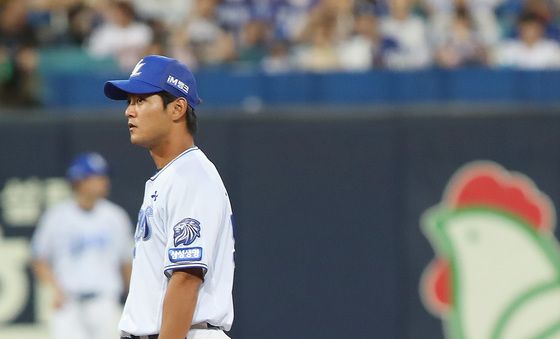 '폭투' 하주석 2루까지