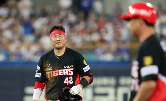 김태군, 1타점 올리고 2루 아웃
